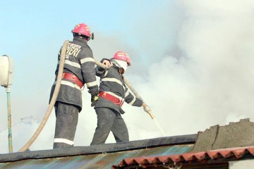 O vârstnică a ajuns la spital din cauza unui scurtcircuit la televizor